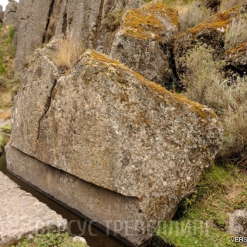 Перу, Кумбе-Майо. Руины акведука доинкского периода. Сентябрь 2014<br />
<br />
