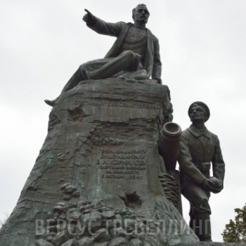 Памятник адмиралу Корнилову в Севастополе