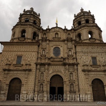Перу. Кахамарка. Церковь Сан-Франсиско. Сентябрь 2014